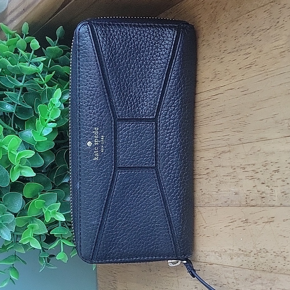 Fossil and Kate Spade Wallet Bundle - Picture 8 of 16